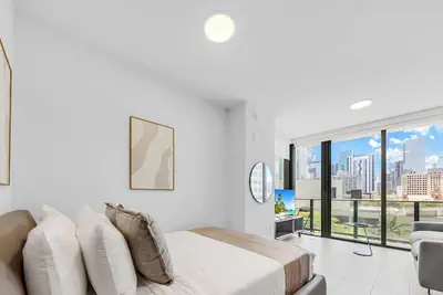 Photo 3 - 501 First Brand-New Luxury Studio & Pool
