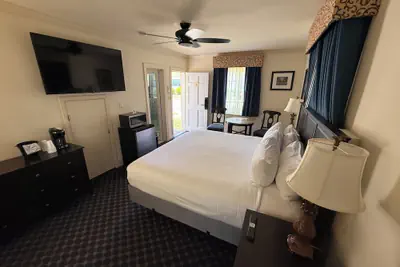 Photo 3 - The Princess Anne hotel