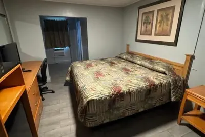 Photo 3 - Park Motel