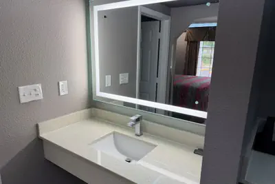 Photo 4 - Palace Suites