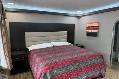 Photo 2 - Palace Suites