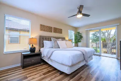 Photo 2 - Spacious Family Home Near Disney With Parking