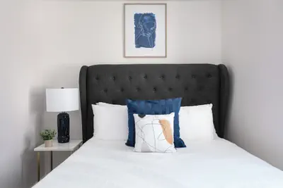 Photo 5 - Chic City Apt Near Americana Glendale