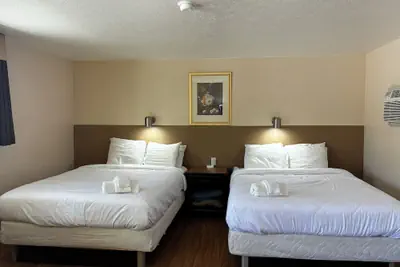 Photo 4 - JET Motor Inn Buffalo