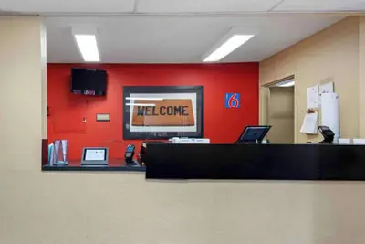 Photo 3 - Motel 6 Suites Rochester Greece, NY