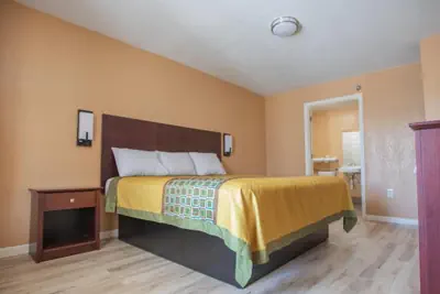 Photo 3 - Crossroads Hotel and Suites Irving