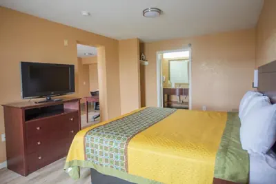 Photo 4 - Crossroads Hotel and Suites Irving