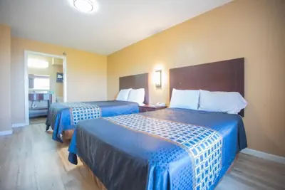 Photo 5 - Crossroads Hotel and Suites Irving