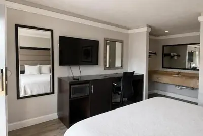 Photo 3 - All Season Suites Inn