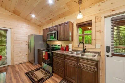 Photo 4 - Bearly Behaving 1 Bedroom Cabin