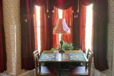 Photo 3 - Hillcrest Bed and Breakfast