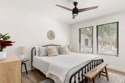 Photo 5 - Casita 5 Minutes From Gruene Hall and King Bed!