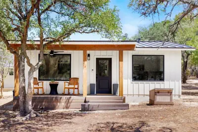 Photo 3 - Casita 5 Minutes From Gruene Hall and King Bed!