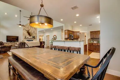 Photo 5 - Lakefront Home With Wifi, Entertainment, Dock & Lake Views - Dogs OK