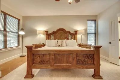Photo 3 - Lakefront Home With Wifi, Entertainment, Dock & Lake Views - Dogs OK