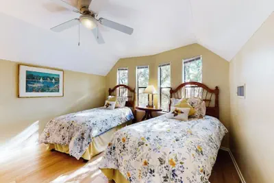 Photo 4 - Lovely 2-story Home With Upper & Lower Decks, Gorgeous Lake & Hill Country Views