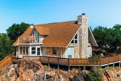 Photo 2 - Lovely 2-story Home With Upper & Lower Decks, Gorgeous Lake & Hill Country Views