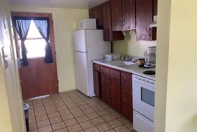 Photo 4 - Budgetel Inn & Suites