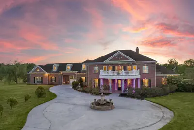 Photo 2 - Private Mansion Retreat Basketball Court and More