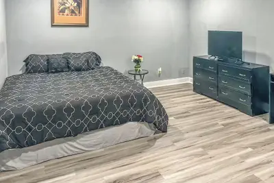 Photo 5 - Sweet Spot - Entire Home