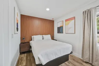 Photo 2 - Veras Inn & Suites