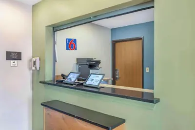 Photo 2 - Motel 6 Suites Little Rock Southwest, AR