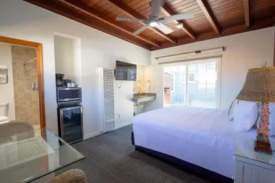 Photo 5 - Edgewater Beach Inn