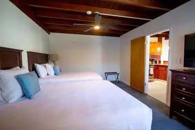 Photo 3 - Edgewater Beach Inn