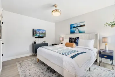 Photo 3 - Coastal Comfort Steps From Csu, Pool, Gym, Sauna