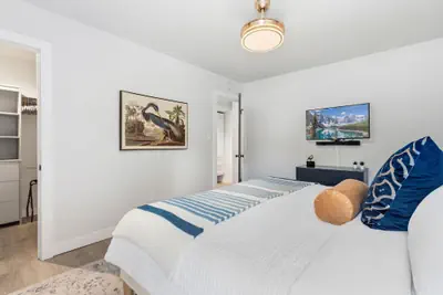 Photo 4 - Coastal Comfort Steps From Csu, Pool, Gym, Sauna