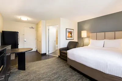 Photo 3 - Blue Way Inn & Suites Extended Stay Bloomington Airport - Minneapolis