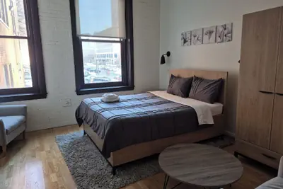 Photo 5 - Trumbull Apartments