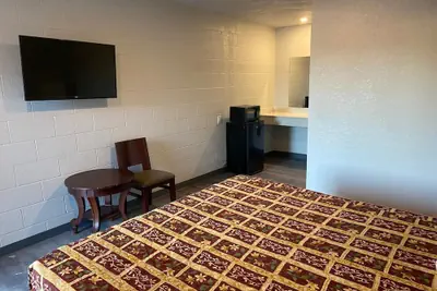 Photo 4 - Fremont Motel