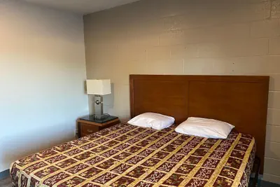 Photo 5 - Fremont Motel