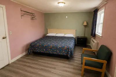 Photo 5 - Hometown Inn Rocky Mount VA