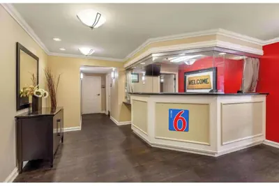 Photo 4 - Motel 6 Chicago Vernon Hills Lincolnshire IL