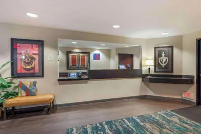 Photo 3 - Motel 6 Chicago Lisle IL