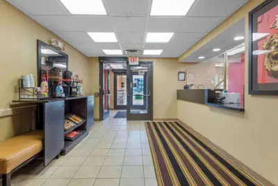 Photo 3 - Motel 6 Buffalo Amherst NY