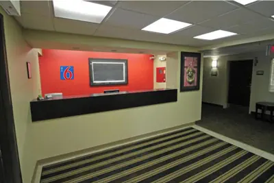 Photo 2 - Motel 6 Buffalo Amherst NY