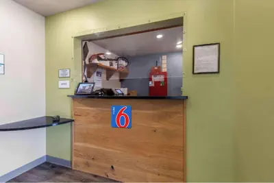 Photo 2 - Motel 6 Oklahoma City Norman OK