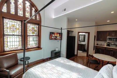 Photo 3 - Cozy Suite in Historic Marymount