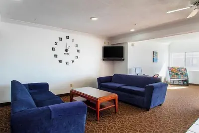 Photo 2 - EL Paso Inn