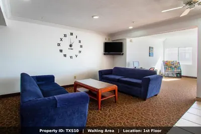 Photo 2 - EL Paso Inn