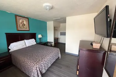 Photo 3 - Encore Motel