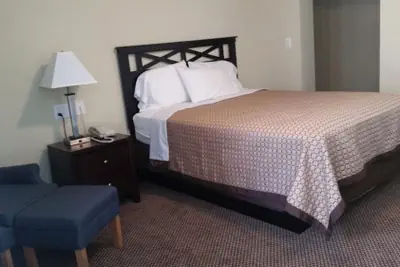 Photo 2 - Budget Inn