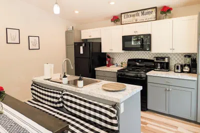 Photo 4 - Riverview Ellsworth Apartment