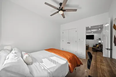 Photo 4 - Beautiful 2bd/1ba Above Craft Coffee Shop, Downtown, by Apsu