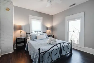 Photo 5 - The Main Street House, in the Heart of Marble Falls
