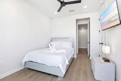 Photo 4 - Stay in Pure Luxury With Resort-style Amenities!