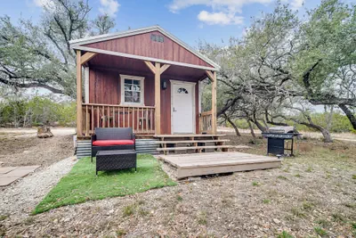 Photo 2 - Hill Country Cabin 4